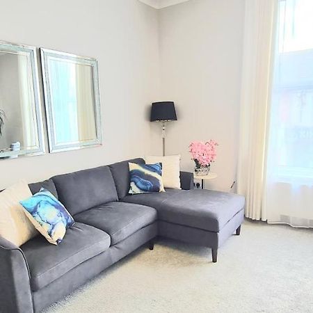 Spacious 3 Bed Flat Near The Sea With Parking بورنماوث المظهر الخارجي الصورة