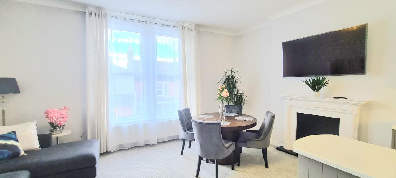 Spacious 3 Bed Flat Near The Sea With Parking بورنماوث المظهر الخارجي الصورة