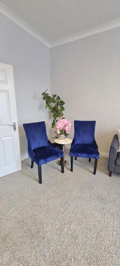 Spacious 3 Bed Flat Near The Sea With Parking بورنماوث المظهر الخارجي الصورة